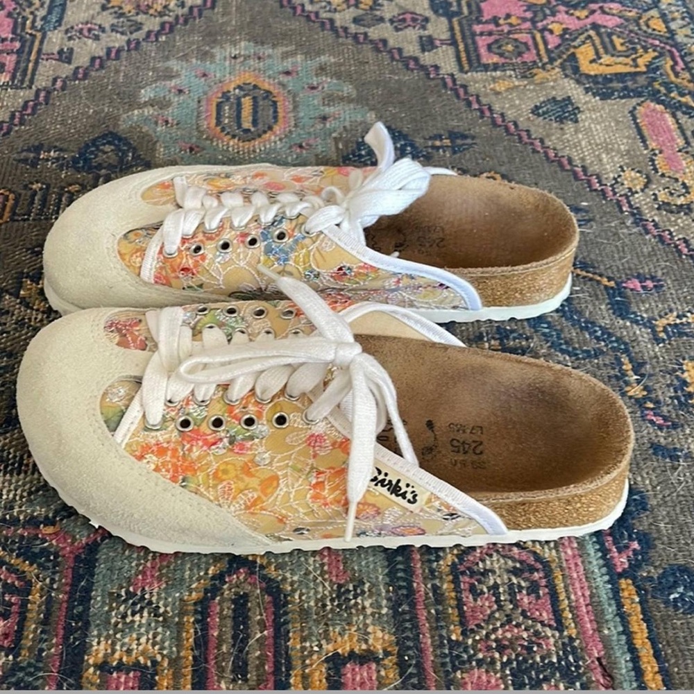 Birkenstock Birki’s floral embroidered lace up slip on Boston clogs Size 7